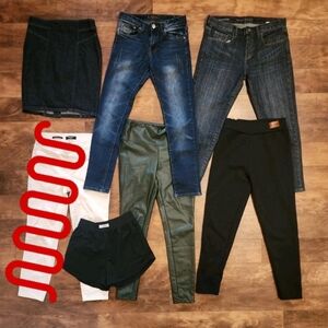 6 Piece Women’s Size Small Jeans, Pants Bottoms Skirt & Shorts Bundle,